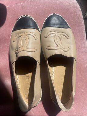 CHANEL Beige Leather Espadrille Flats with Black Cap Toe